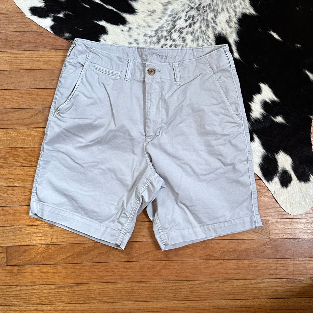 American eagle | gray khaki shorts